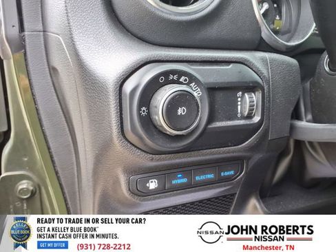 Used 2023 Jeep Wrangler Unlimited Sahara image 28