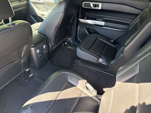 Used 2022 Ford Explorer XLT w/ Equipment Group 202A image 13