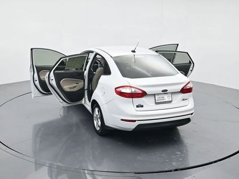 Used 2018 Ford Fiesta SE image 42