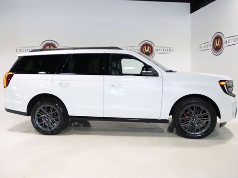Used 2025 Ford Expedition Platinum w/ Stealth Performance Package AWD/4WD image 30