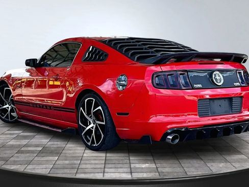 Used 2014 Ford Mustang Coupe RWD image 4
