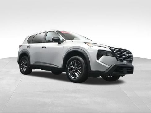 Used 2024 Nissan Rogue S AWD/4WD image 29