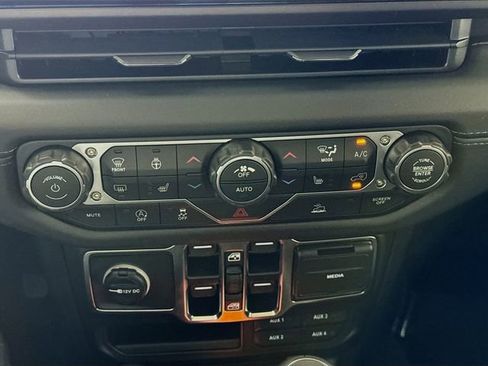 New 2025 Jeep Gladiator Sport image 16