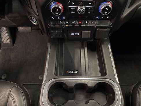 Used 2019 GMC Sierra 1500 SLT w/ SLT Convenience Package AWD/4WD image 17