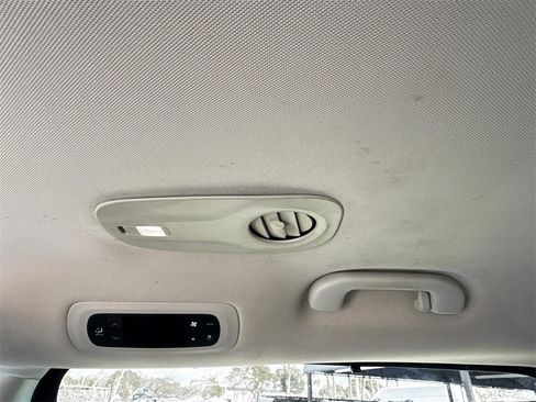 Used 2018 Chrysler Pacifica Touring-L image 29