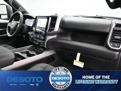 New 2026 RAM 1500 Express AWD/4WD image 10