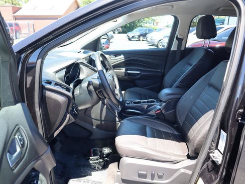 Used 2014 Ford Escape Titanium w/ Equipment Group 401A AWD/4WD image 18