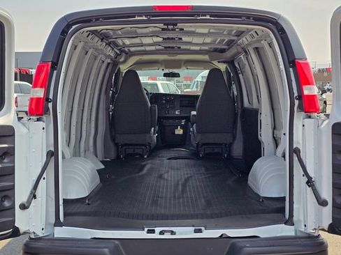New 2025 GMC Savana 2500 w/ Driver Convenience Package RWD image 15