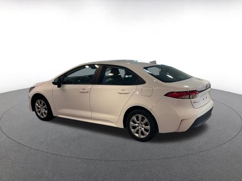 Used 2025 Toyota Corolla LE image 10