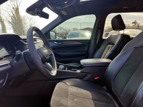 Certified 2025 Jeep Grand Cherokee L Altitude image 16