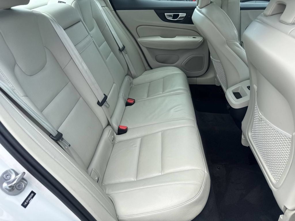 Used 2024 Volvo S60 B5 Core FWD image 31
