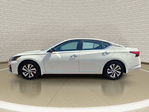 Certified 2025 Nissan Altima 2.5 S FWD image 8
