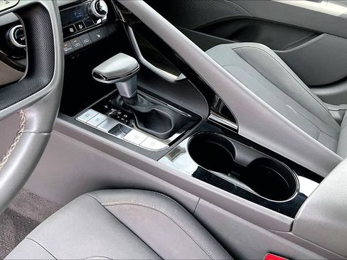 Used 2023 Hyundai Elantra SEL w/ Convenience Package FWD image 15