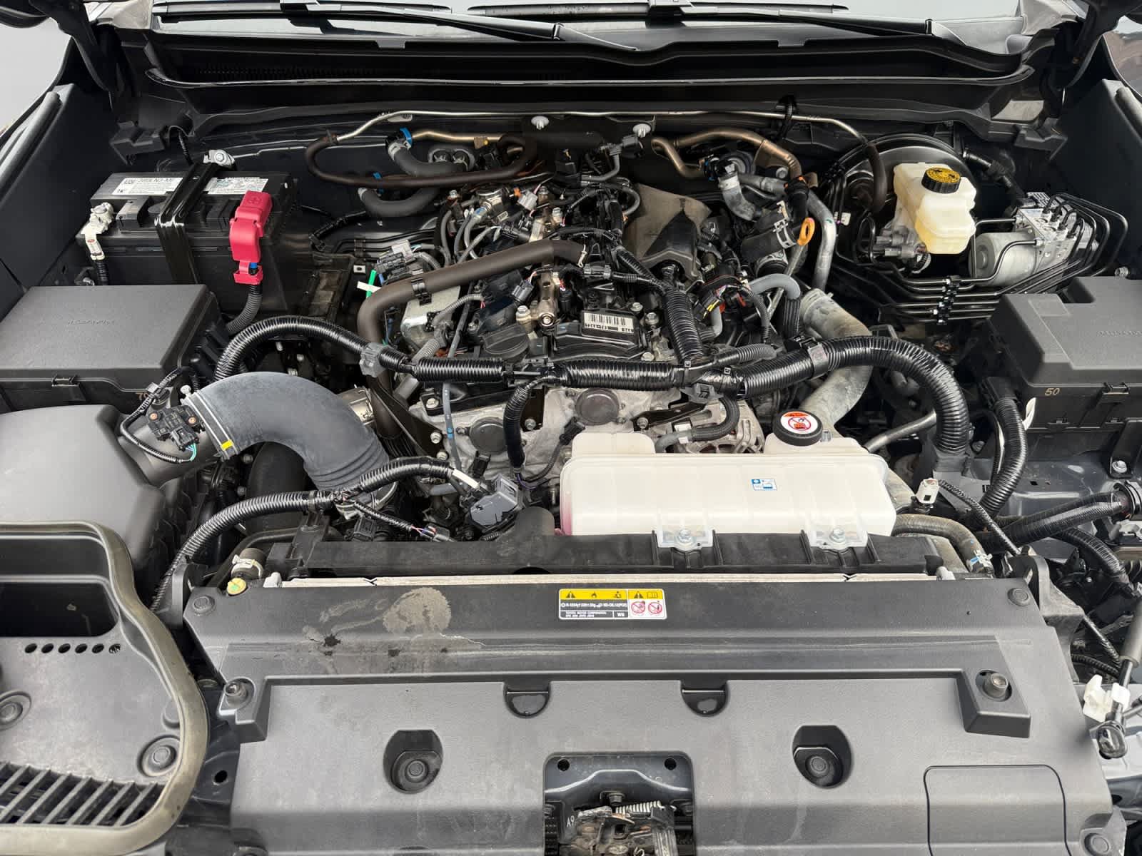 Used 2025 Toyota Tacoma SR AWD/4WD image 24