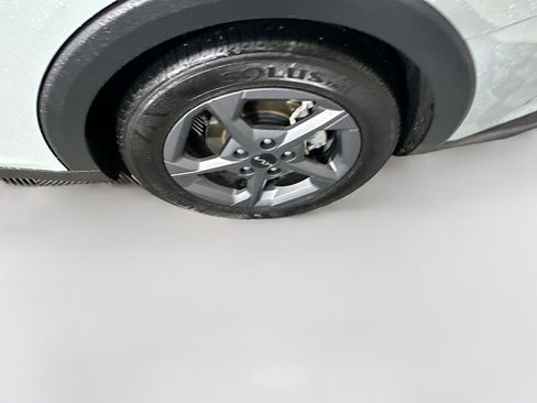Used 2025 Kia K4 LXS image 11