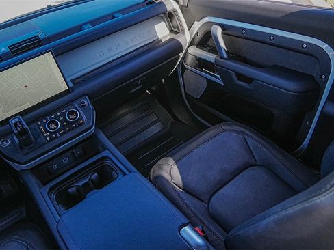 Used 2024 Land Rover Defender 130 X-Dynamic SE image 26