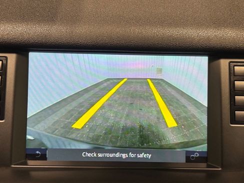 Used 2019 Land Rover Discovery Sport HSE image 41