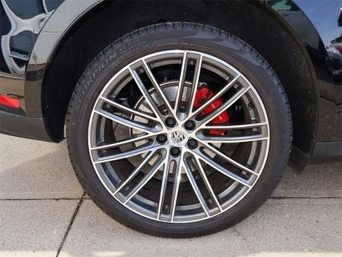 Used 2023 Porsche Macan S image 9