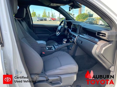 Certified 2025 Toyota Tacoma SR5 AWD/4WD image 14