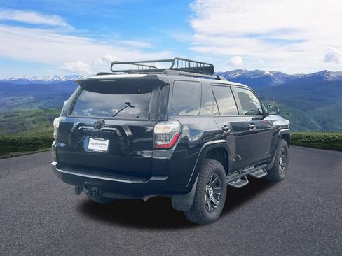 Used 2022 Toyota 4Runner Trail Special Edition AWD/4WD image 5
