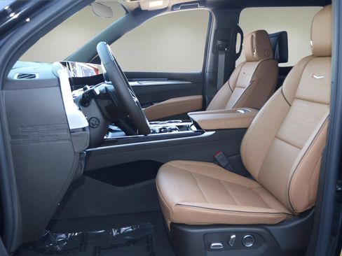 New 2026 Cadillac Escalade ESV Luxury w/ LPO, Floor Liner Package RWD image 11