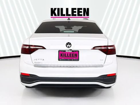 Used 2024 Volkswagen Jetta SE FWD image 6