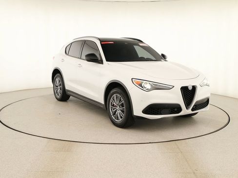 Used 2023 Alfa Romeo Stelvio Sprint RWD image 10