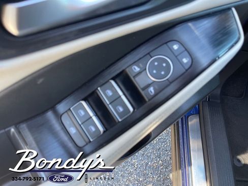 Used 2023 Nissan Rogue SL w/ SL Premium Package image 10