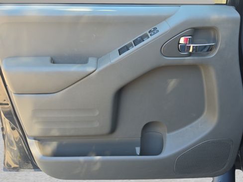 Used 2020 Nissan Frontier SV w/ Midnight Edition Floor Mats AWD/4WD image 16
