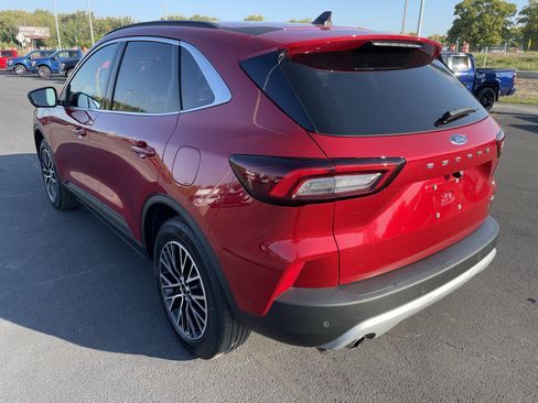 Used 2024 Ford Escape SE w/ PHEV Premium Package image 3