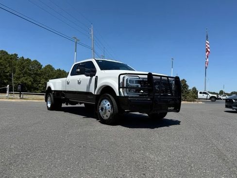 Certified 2025 Ford F450 King Ranch w/ FX4 Off-Road Package AWD/4WD image 9