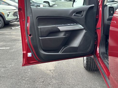 Used 2020 Chevrolet Colorado LT w/ LT Convenience Package image 17