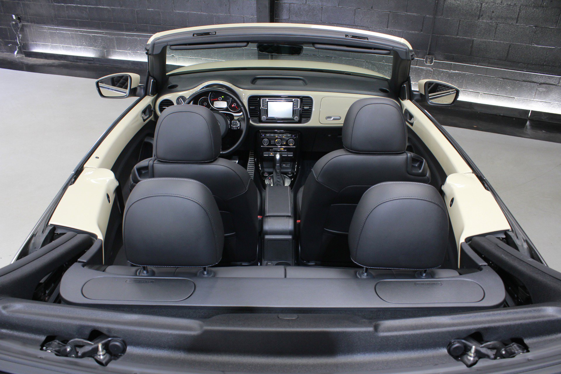 Used 2019 Volkswagen Beetle 2.0T S FWD image 39