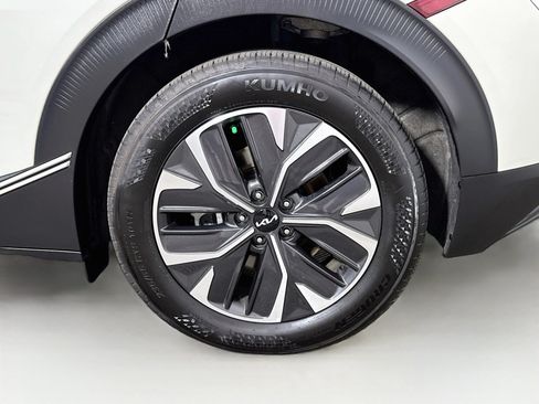 Used 2024 Kia EV6 Light AWD/4WD image 29
