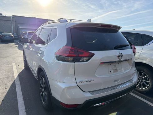 Used 2018 Nissan Rogue SL w/ Premium Package image 4
