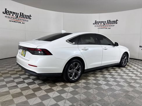 Used 2023 Honda Accord EX image 4