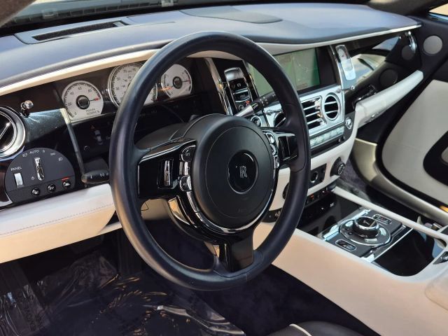Used 2017 Rolls-Royce Wraith RWD image 7