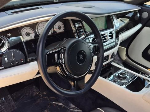 Used 2017 Rolls-Royce Wraith RWD image 7
