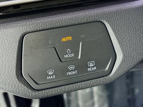 Certified 2023 Volkswagen ID.4 Pro AWD/4WD image 11