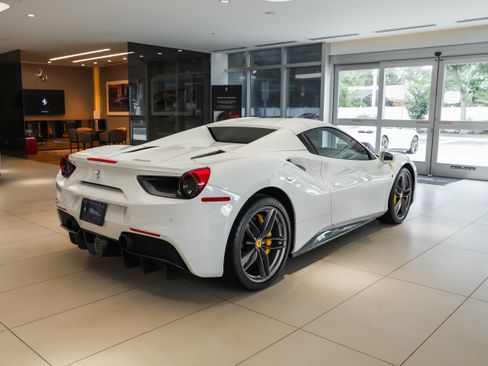 Used 2018 Ferrari 488 Spider RWD image 44