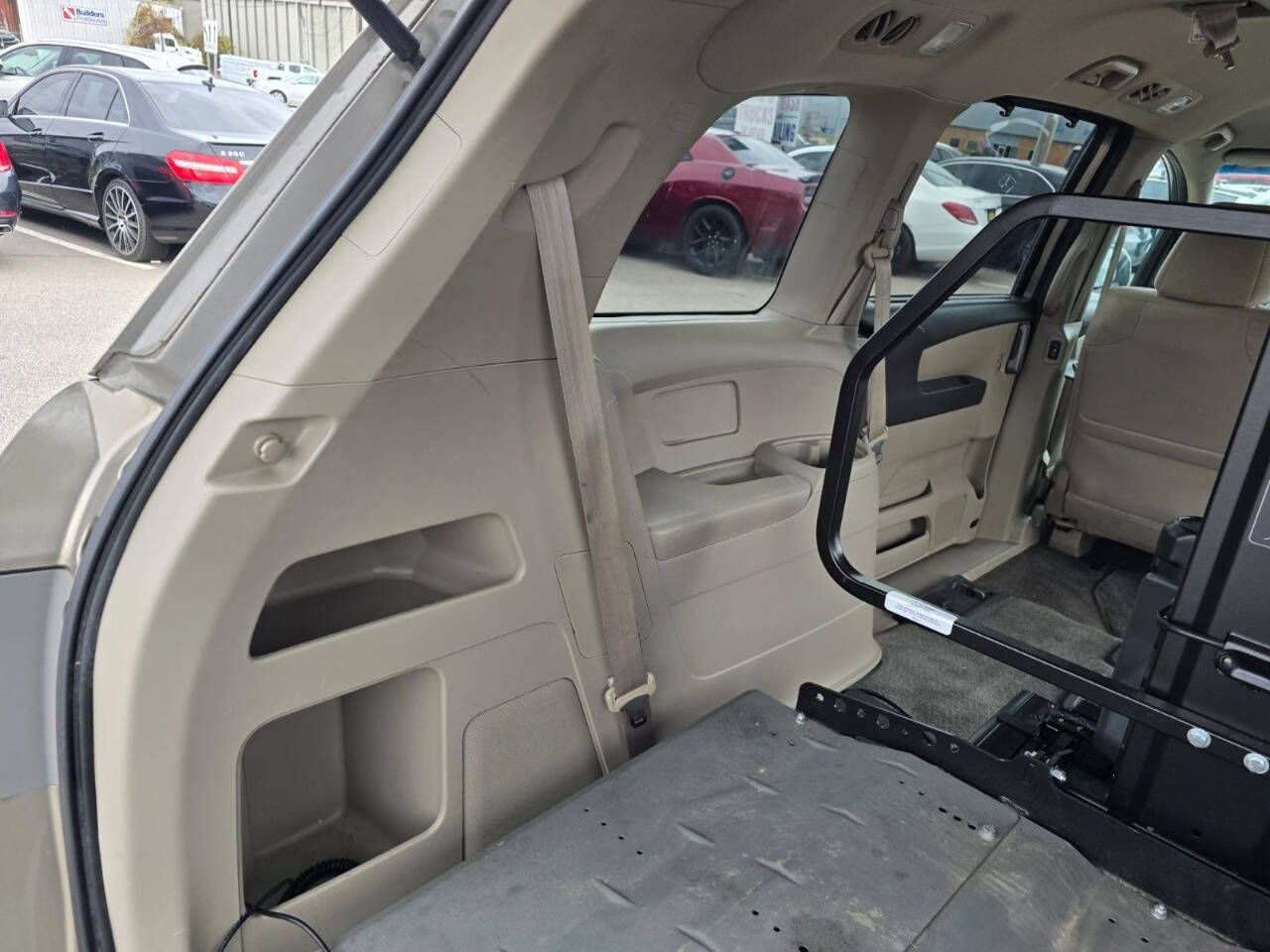 Used 2011 Honda Odyssey EX image 17