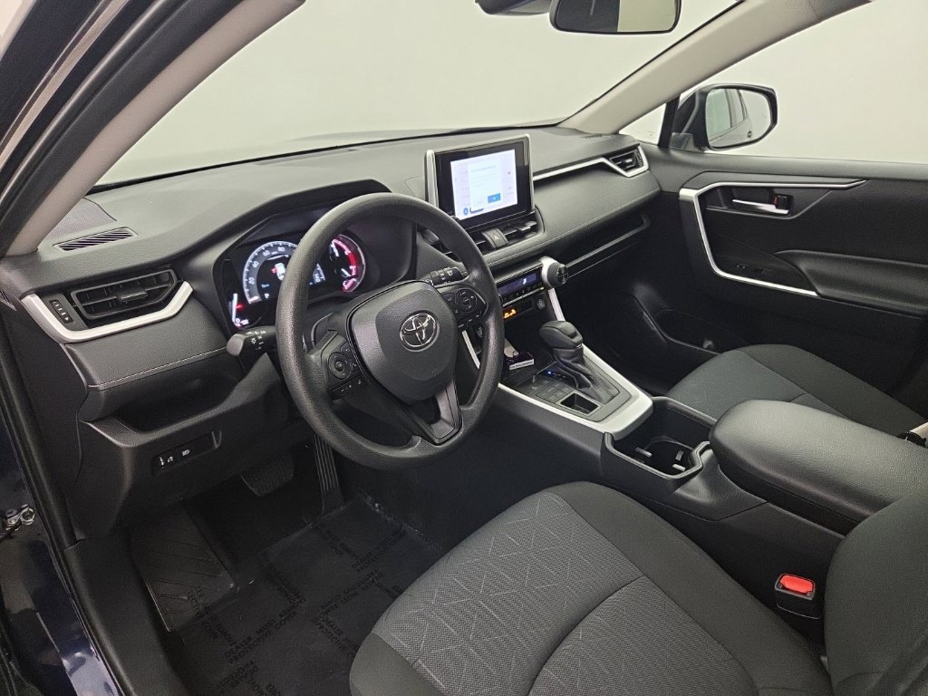Used 2025 Toyota RAV4 XLE AWD/4WD image 25