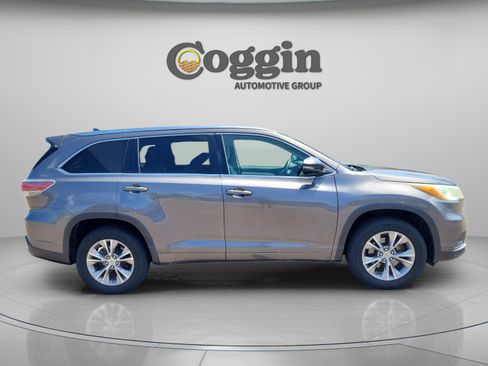 Used 2015 Toyota Highlander XLE image 6