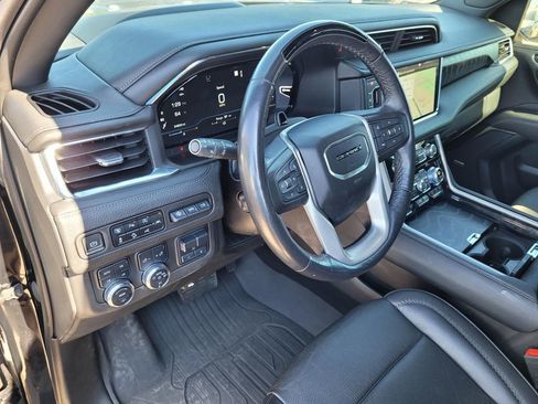 Used 2023 GMC Yukon Denali w/ Denali Reserve Package image 11