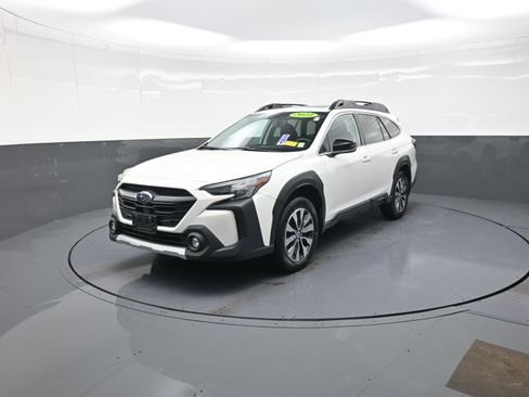 Used 2023 Subaru Outback Limited image 7