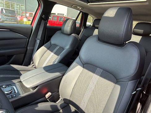 Used 2025 MAZDA CX-50 AWD 2.5 S w/ Premium Package image 17