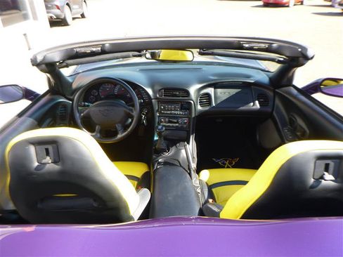 Used 1998 Chevrolet Corvette Convertible w/ Memory Pkg RWD image 25