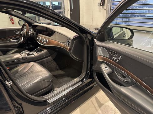 Used 2018 Mercedes-Benz S 560 4MATIC Sedan w/ AMG Line Exterior image 40