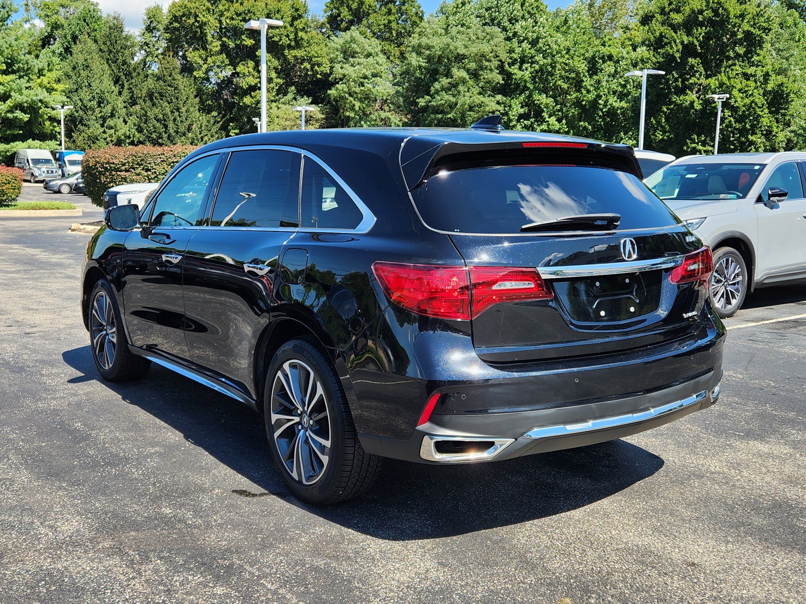 Used 2020 Acura MDX w/ Technology Package AWD/4WD image 3
