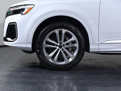 Used 2025 Audi Q7 3.0T Premium Plus image 23